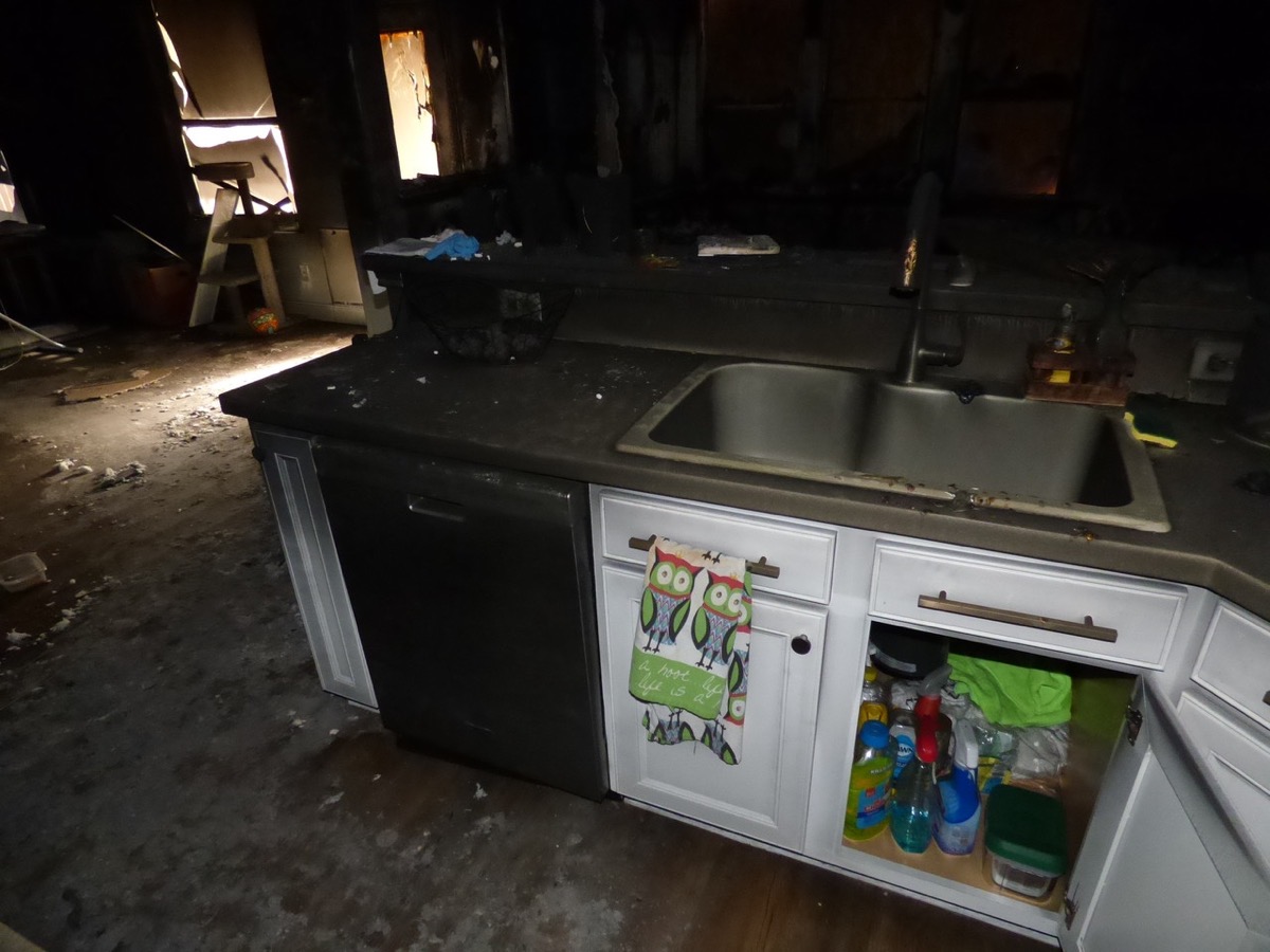 10733 Vista countertop damage