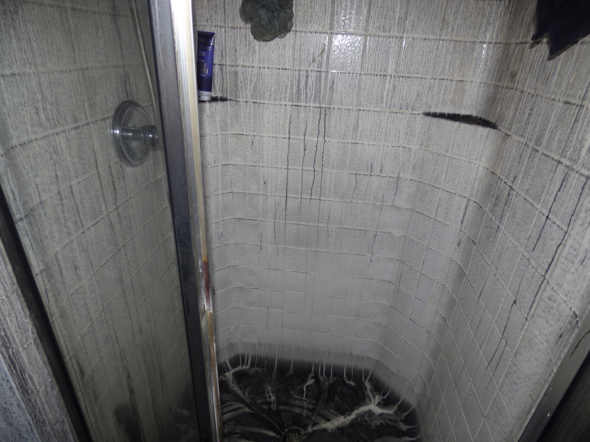 10733 Vista interior damage