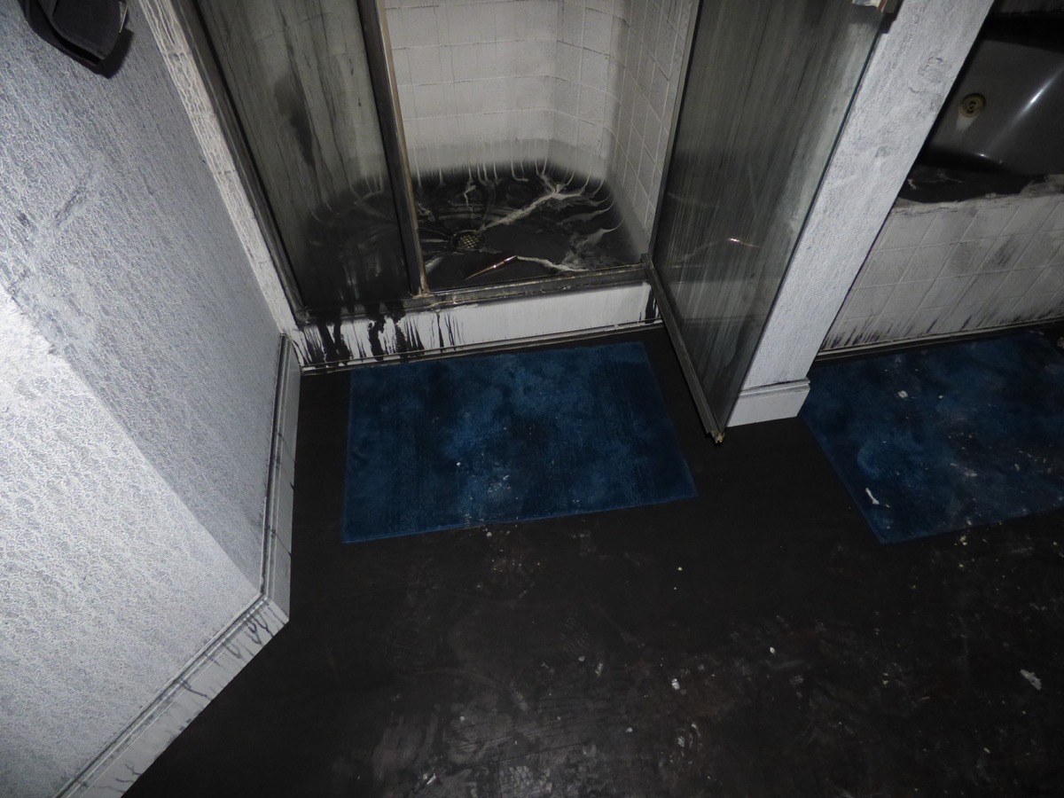 10733 Vista floor damage