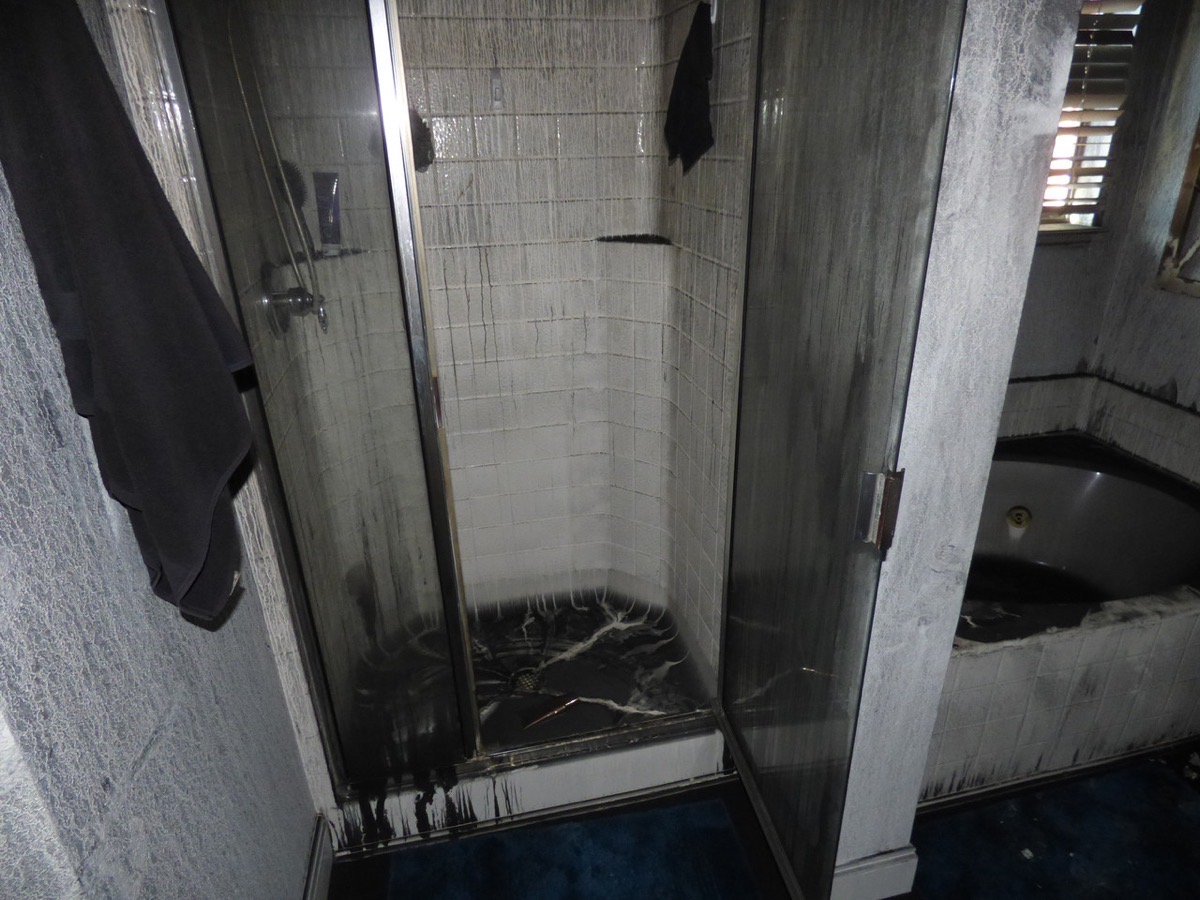 10733 Vista bathroom damage